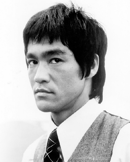 BRUCE LEE MEMORABILIA