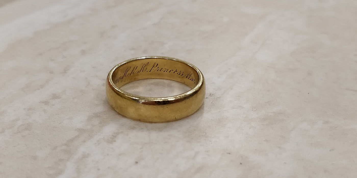 Queen Mary (Mary of Teck) gold ring Media 1 of 6