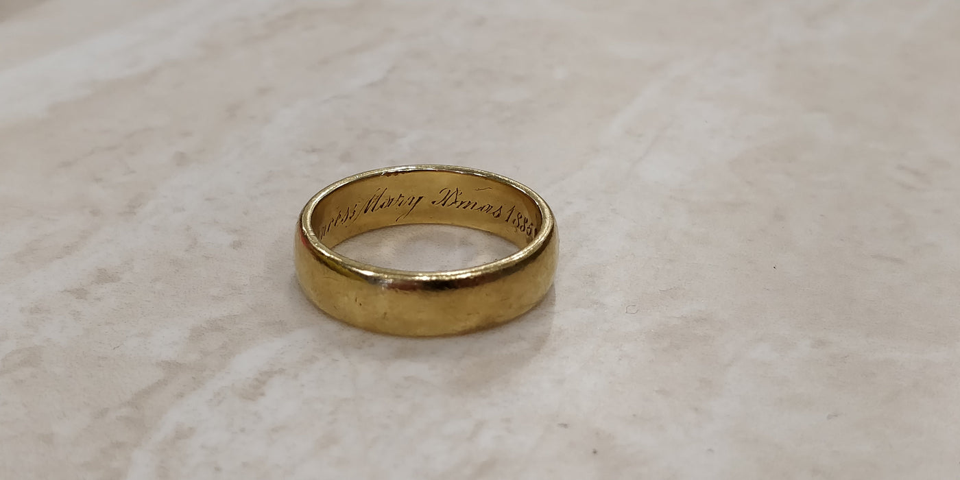 Queen Mary (Mary of Teck) gold ring Media 1 of 6