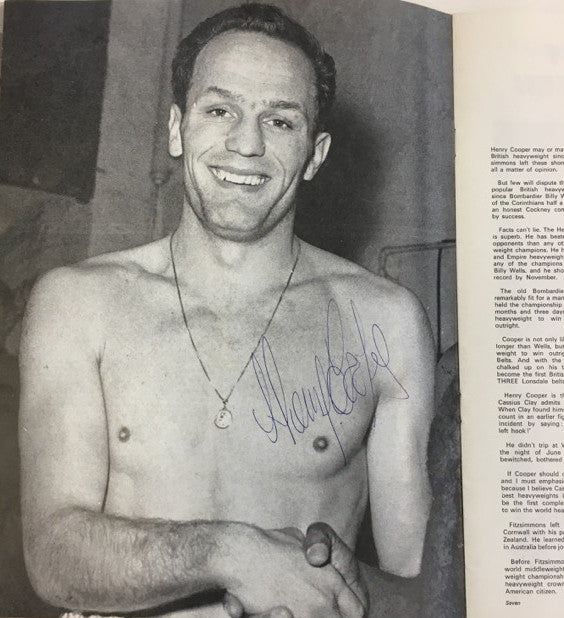 Sir Henry Cooper signed 1966 World Heavyweight Championship programme