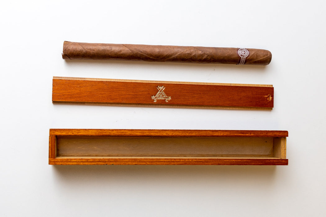 Fidel Castro personal cigar and signed case