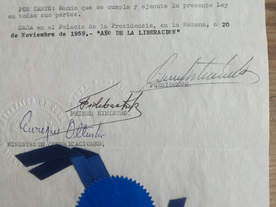 Fidel Castro Signed Document 