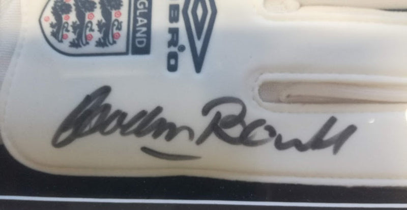 Gordon Banks autographed glove display