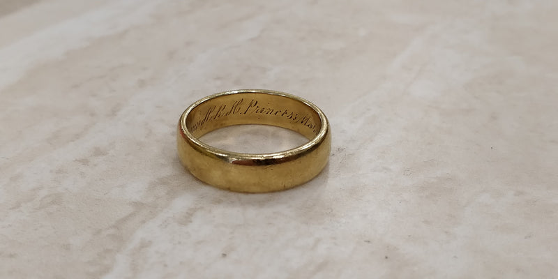 Queen Mary (Mary of Teck) gold ring Media 1 of 6