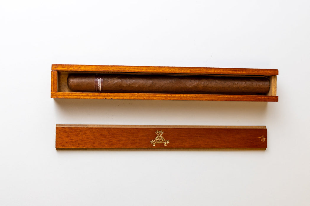 Fidel Castro personal cigar and signed case