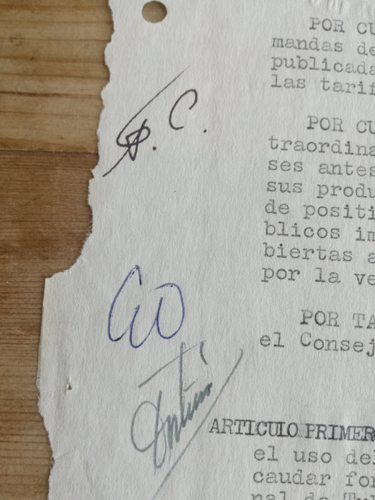 Fidel Castro Signed Document 