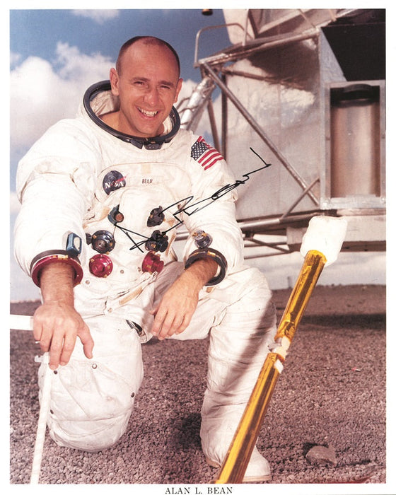 12 Apollo Moonwalker astronauts signed photographs