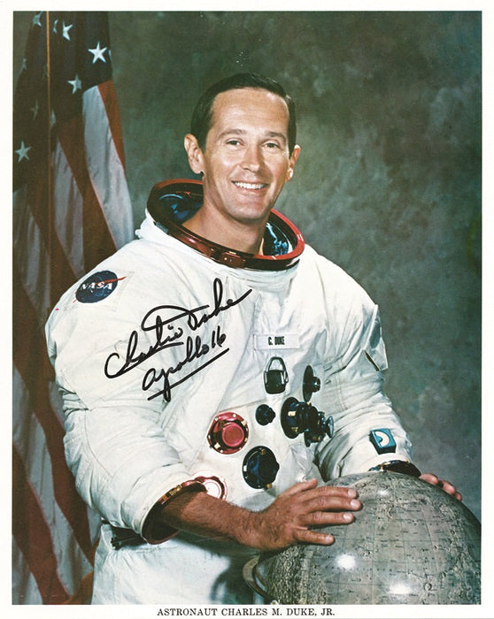 12 Apollo Moonwalker astronauts signed photographs