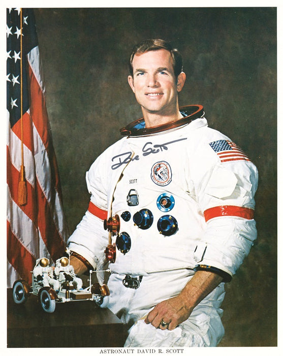 12 Apollo Moonwalker astronauts signed photographs